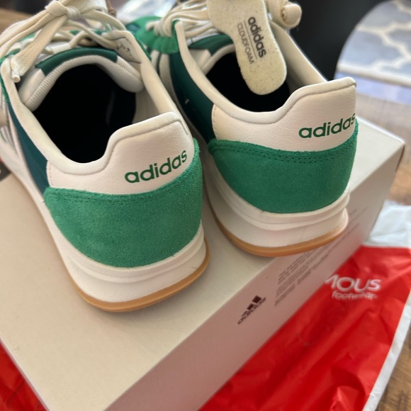 Adidas Women's Run 70s 2.0 Retro Sneaker - Retro tennis shoe in green suede NWT - Picture 5 of 6